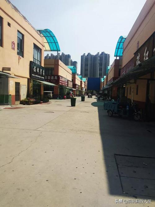周口华耀城B区服装鞋帽批发 一条龙采购的宝藏地，你来过吗？