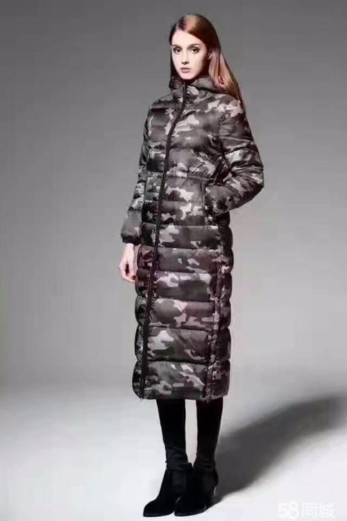 时尚外贸棉服羽绒服厂家一手尾货批发与鞋帽批发全攻略